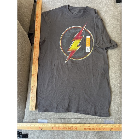 NWT Flash Shirt Mens Size M Brown Super Hero Short Sleeve Multiverse Movie DC - Picture 1 of 9